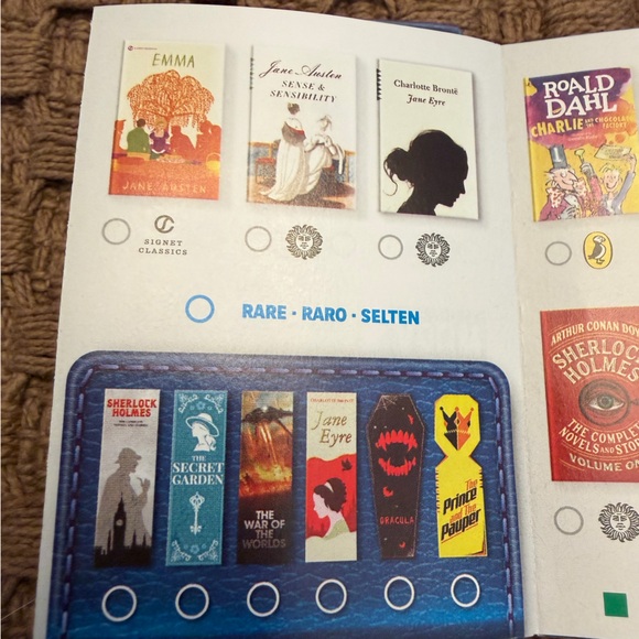 Mini Brands Books 📚 - Picture 3 of 3